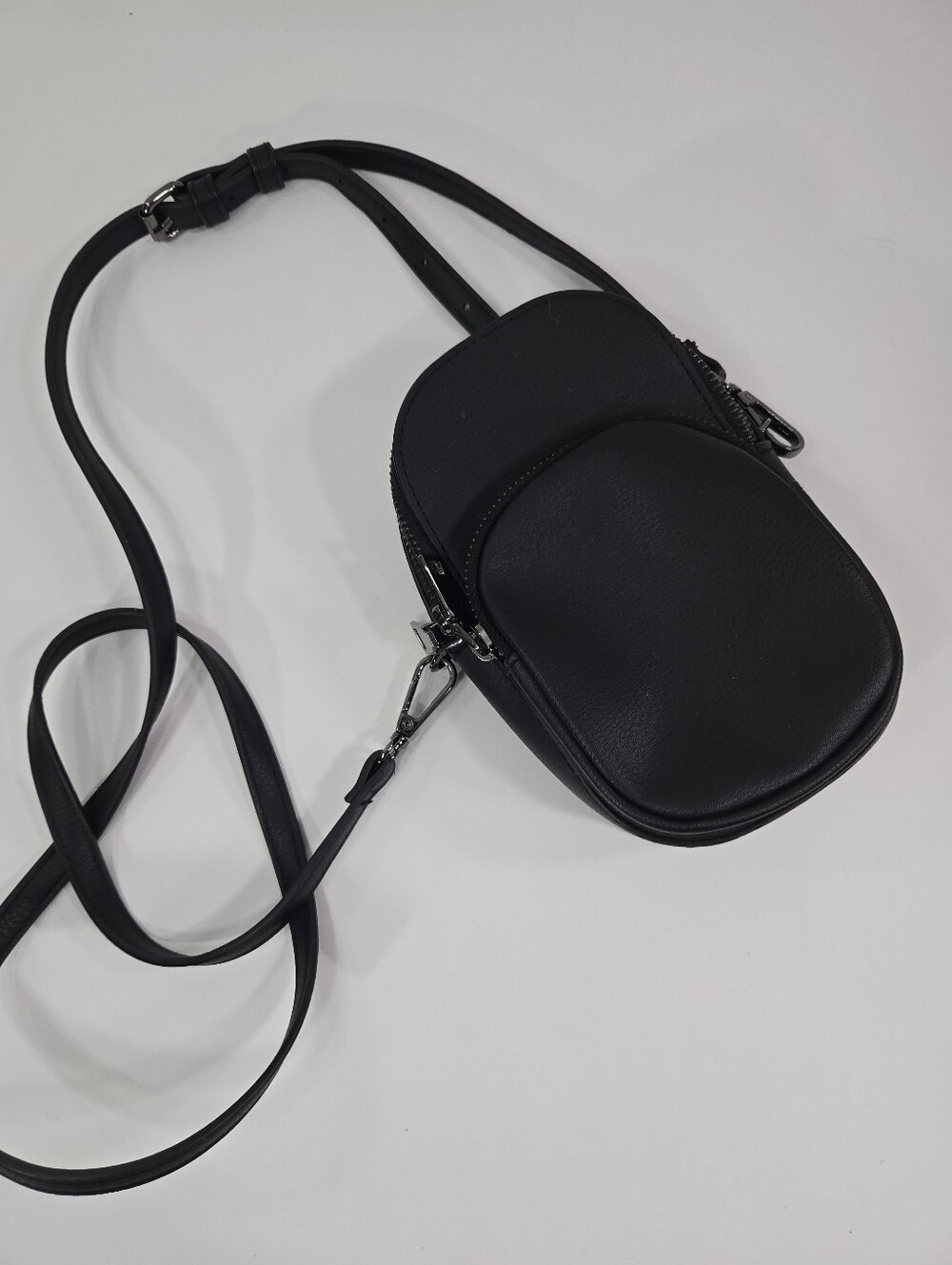 like new crossbody purse